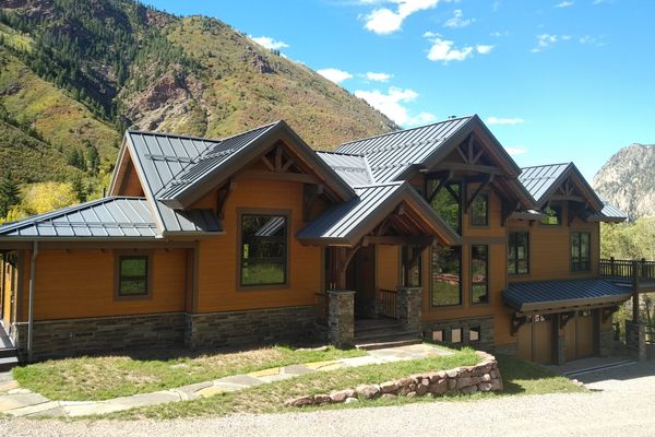 Rustic-Redstone-Colorado-Canadian-Timberframes-Front-Exterior
