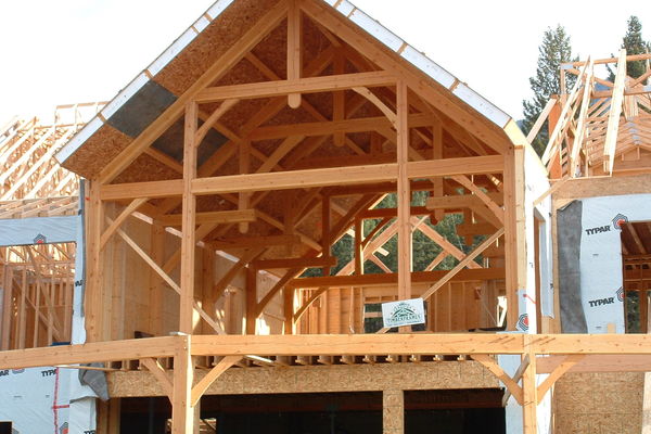 Redstreak-Mountain-BC-Canadian-Timberframes-Construction-Rear-Deck