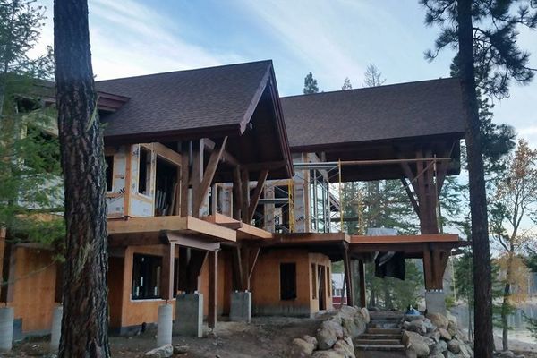 Sandpoint-Idaho-Canadian-Timberframes-Construction-Covered-Deck