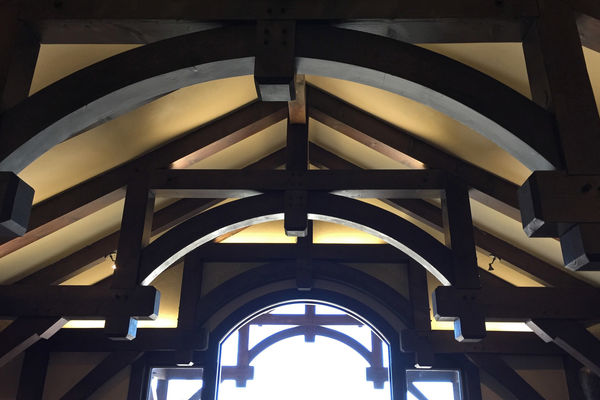 Black-Forest-Timber-Frame-Home-Colorado-Canadian-Timberframes-Great-Room-Truss