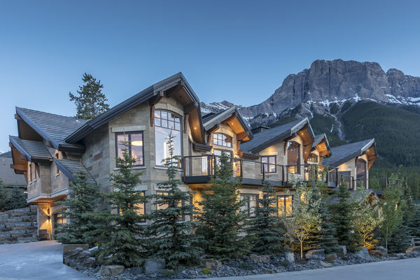 Bow-Valley-Home-Alberta-Canadian-Timberframes-timber-frame-mountain-view