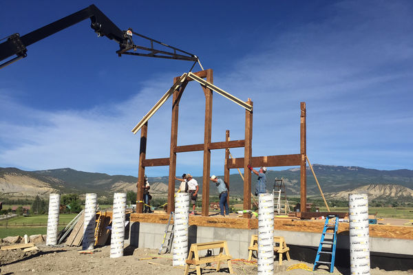 Montrose-Ranch-Colorado-Canadian-Timberframes-Construction-Raising-Timber