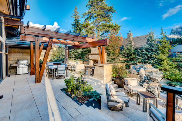 Bow-Valley-Home-Alberta-Canadian-Timberframes-patio