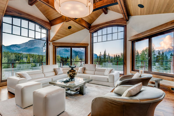 Bow-Valley-Home-Alberta-Canadian-Timberframes-great-room