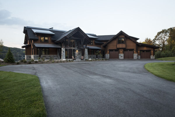 Lake-of-Bays-Haven-Ontario-Canadian-Timberframes-Front-Exterior