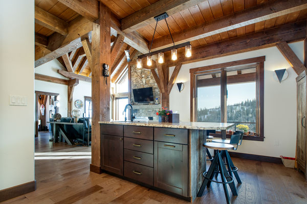 Steamboat-Springs-Colorado-Canadian-Timberframes-Kitchen-Island