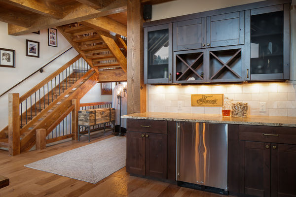 Steamboat-Springs-Colorado-Canadian-Timberframes-Wet-Bar