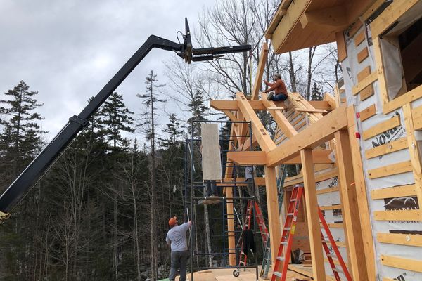 White-Mountain-Timber-Home-Canadian-Timberframes-New-Hampshire-Construction