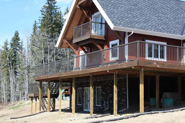 Rocky-Mountain-House-Alberta-Canadian-Timberframes-Construction-Exterior