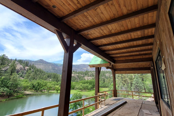 Durango-Timber-Home-Colorado-Canadian-Timberframes-Construction-Great-Room
