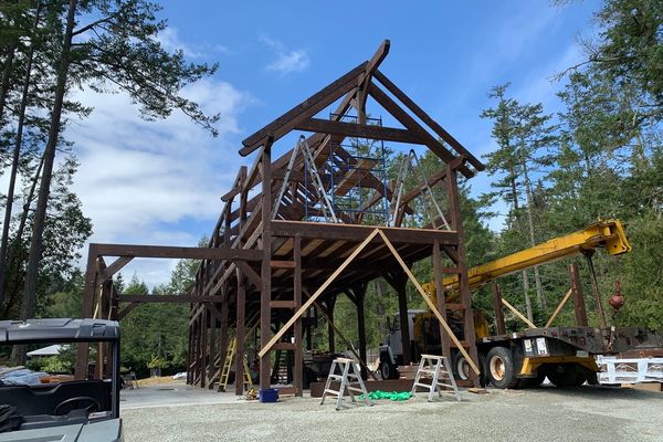Salt-Spring-Island-Barn-British-Columbia-Canadian-Timberframes-Construction