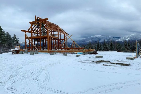 Franconia-Notch-Timber-Frame-Home-New-Hampshire-Canadian-Timberframes-Construction-Interior