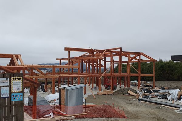 Wanaka-Swiss-Chalet-New-Zealand-Construction-Timber-Raised