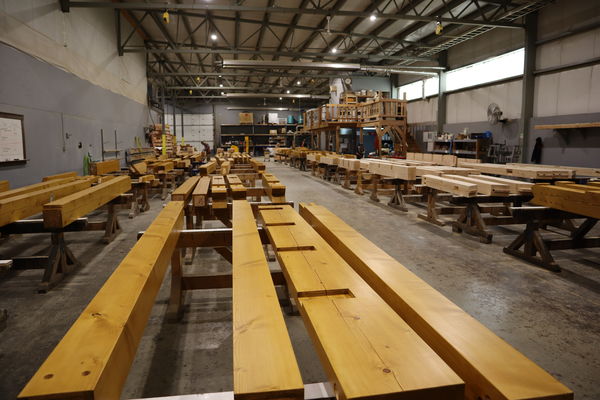 Peachland-Timber-Frame-British-Columbia-Canadian-Timberframes-Production-Timber-Staining