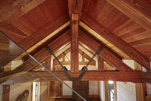 Hill-Top-Retreat-Collingwood-Ontario-Canadian-Timberframes-Truss