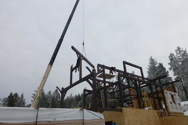 Lake-Koocanusa-Montana-Canadian-Timberframes-Construction-Raising