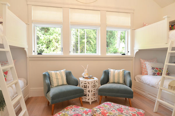 Sunshine-Coast-Cottage-British-Columbia-Canadian-Timberframes-Kids-Bedroom
