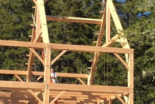 Maine-Family-Party-Barn-Canadian-Timberframes-Construction-Raising